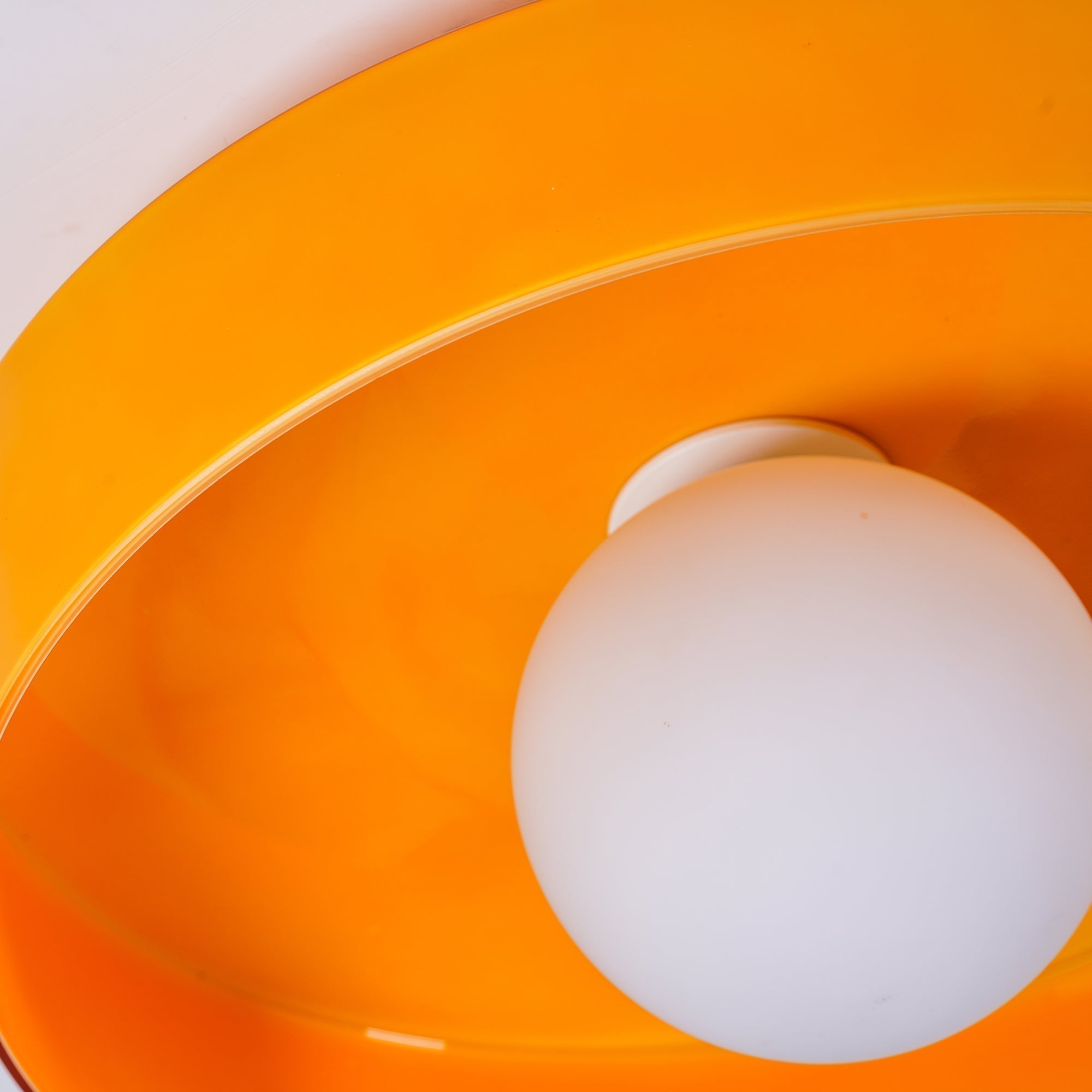 Modern Round LED Ceiling Light Fixture - Energy-Efficient Lighting for Living Room & Kitchen Spaces