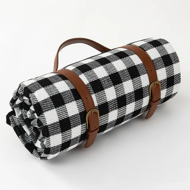 Foldable Waterproof Blankets with Leather Handle for Picnic.