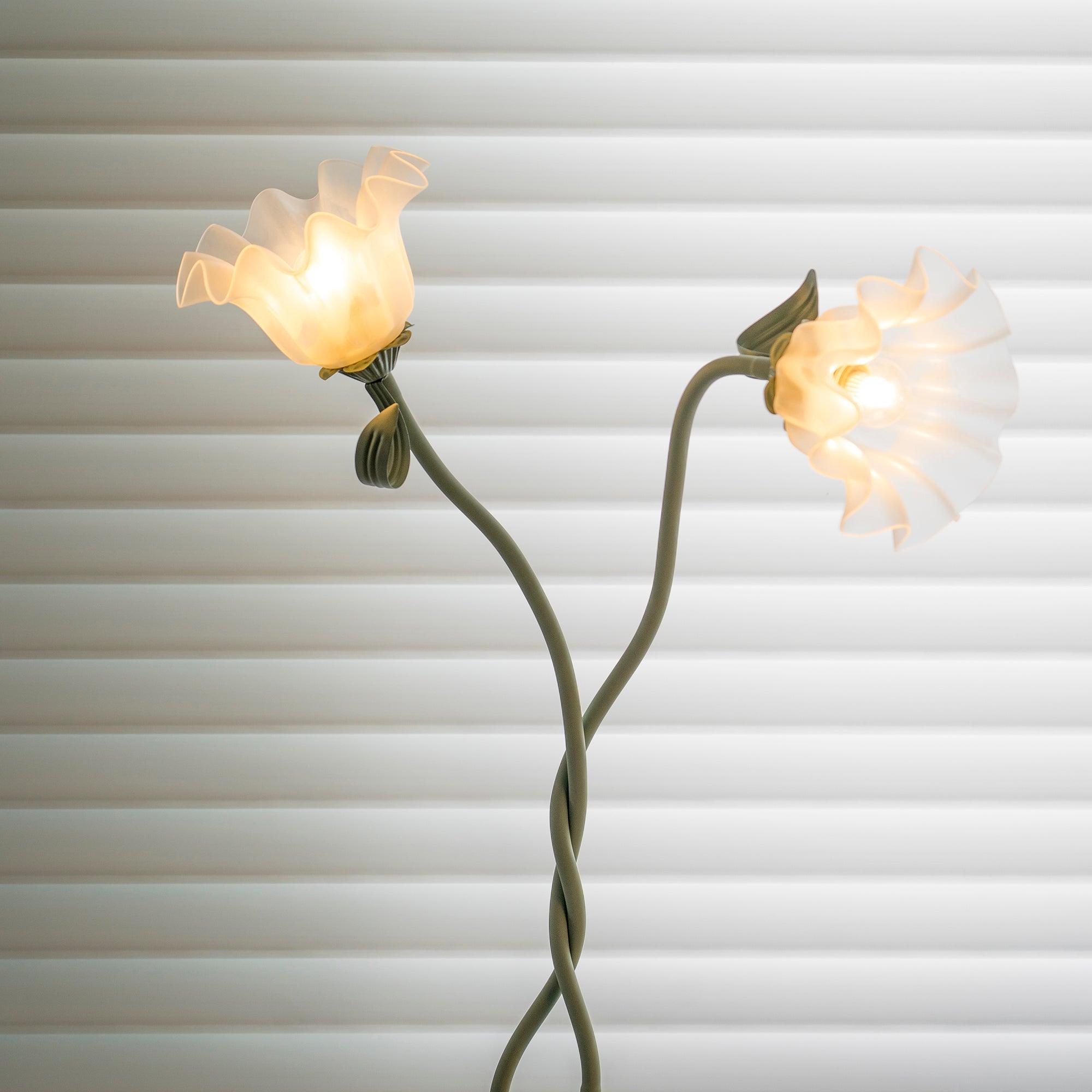 LED Floor Lamp with Calla Flower Design - Modern Lighting for Living Room & Bedroom Decor
