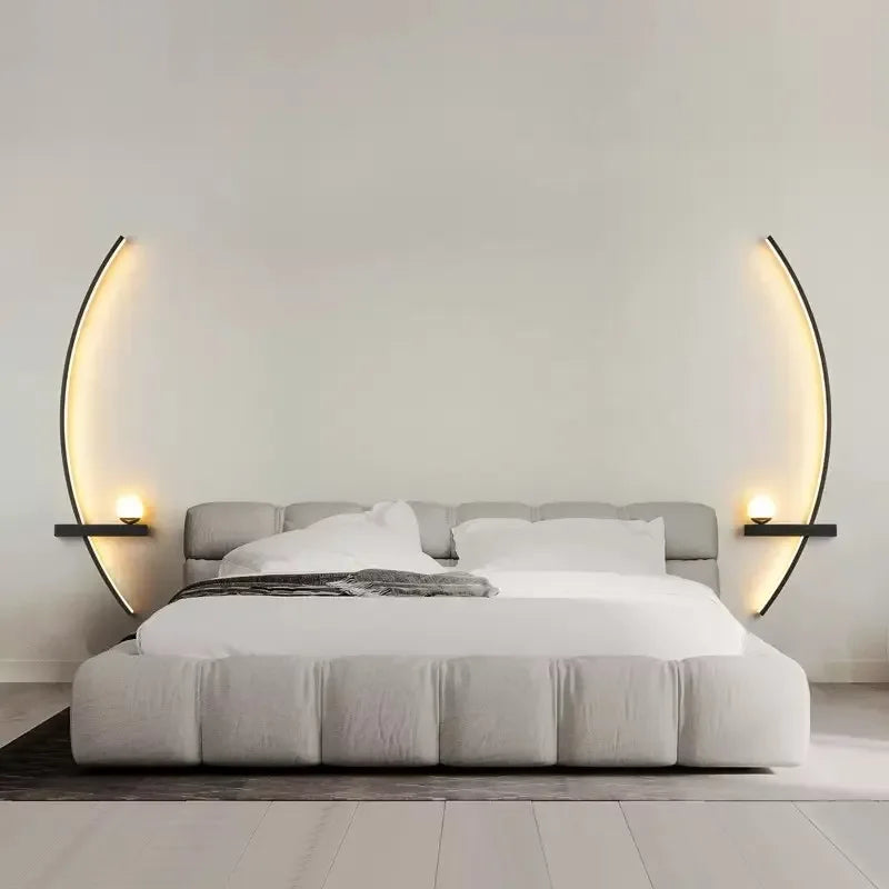 Contemporary Edge Wall Lamp – Black & Gold Indoor/Outdoor Lighting for Modern Spaces