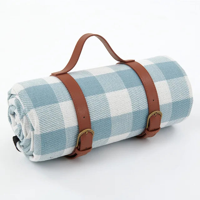 Foldable Waterproof Blankets with Leather Handle for Picnic.