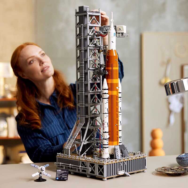 AstroCraft™ | NASA Artemis Space Launch System Model Kit for Building, Exploring & Displaying Spacecraft Enthusiasts