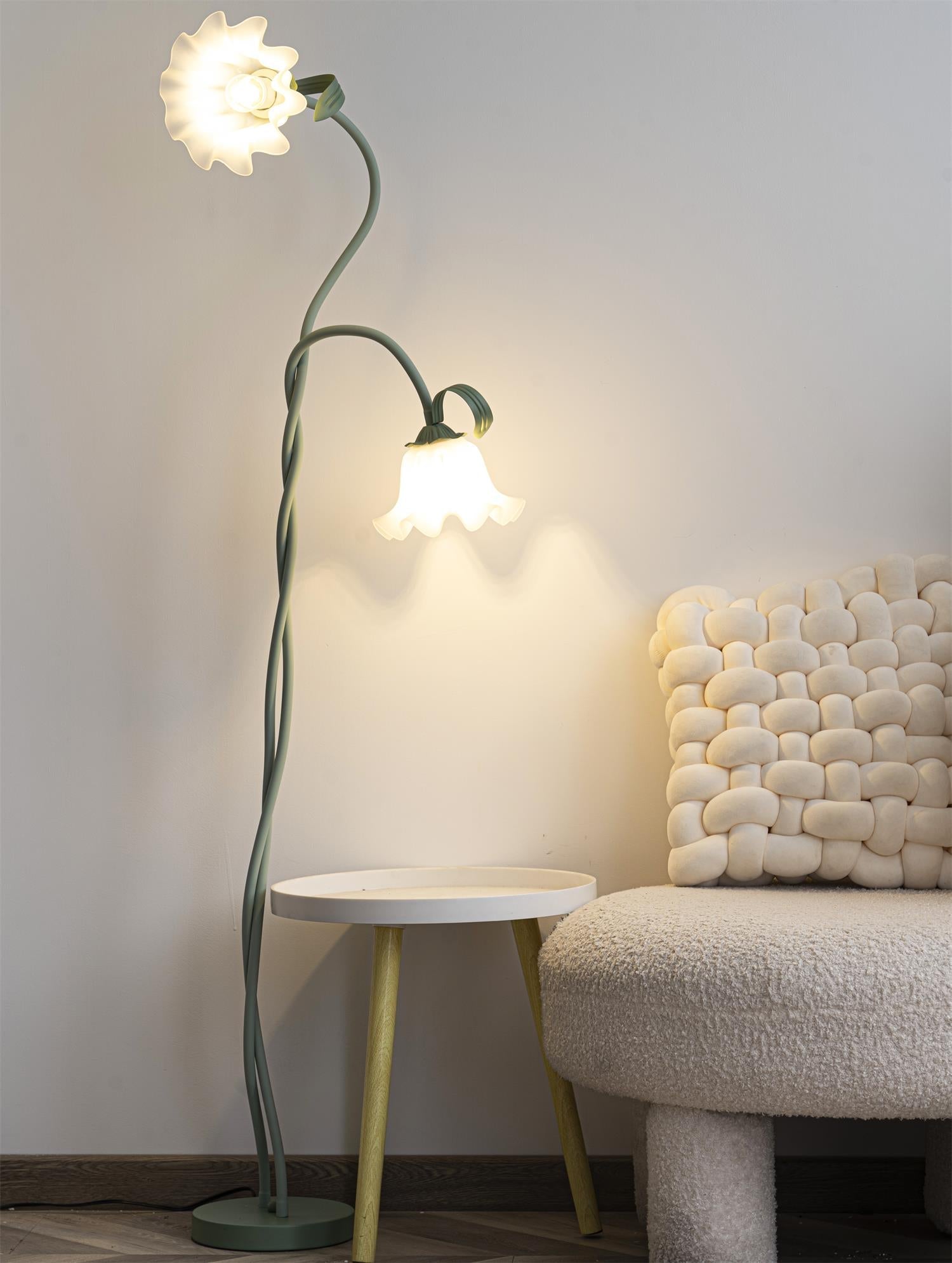 LED Floor Lamp with Calla Flower Design - Modern Lighting for Living Room & Bedroom Decor
