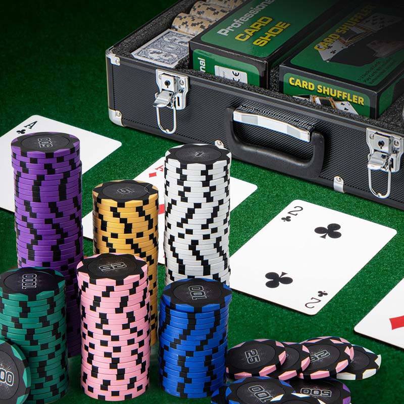 600Pcs Poker Chip Set for Texas Holdem Blackjack Gambling, 14 Gram Clay Poker Chips w/Carrying Case, Automatic Card Shuffler