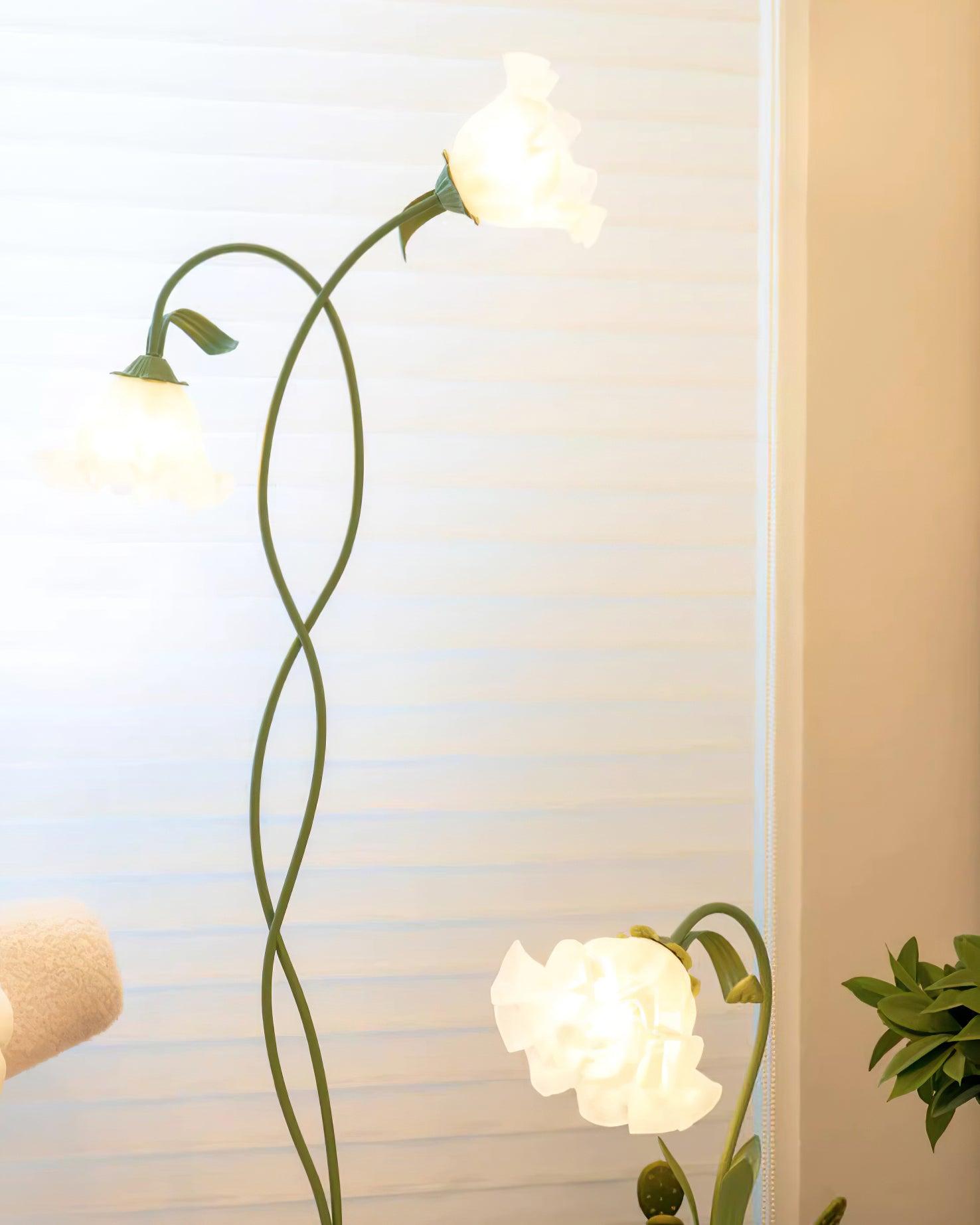 LED Floor Lamp with Calla Flower Design - Modern Lighting for Living Room & Bedroom Decor