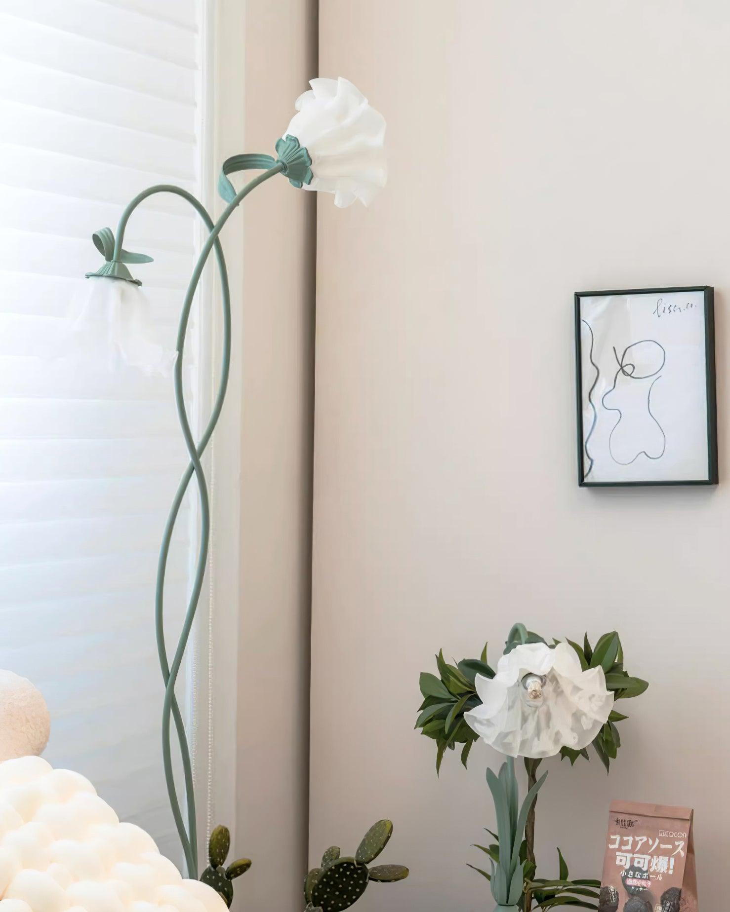 LED Floor Lamp with Calla Flower Design - Modern Lighting for Living Room & Bedroom Decor