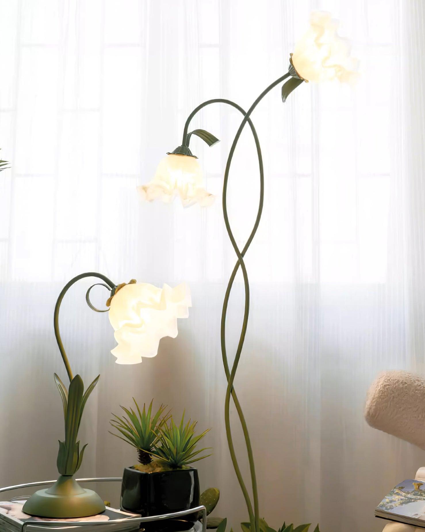 LED Floor Lamp with Calla Flower Design - Modern Lighting for Living Room & Bedroom Decor