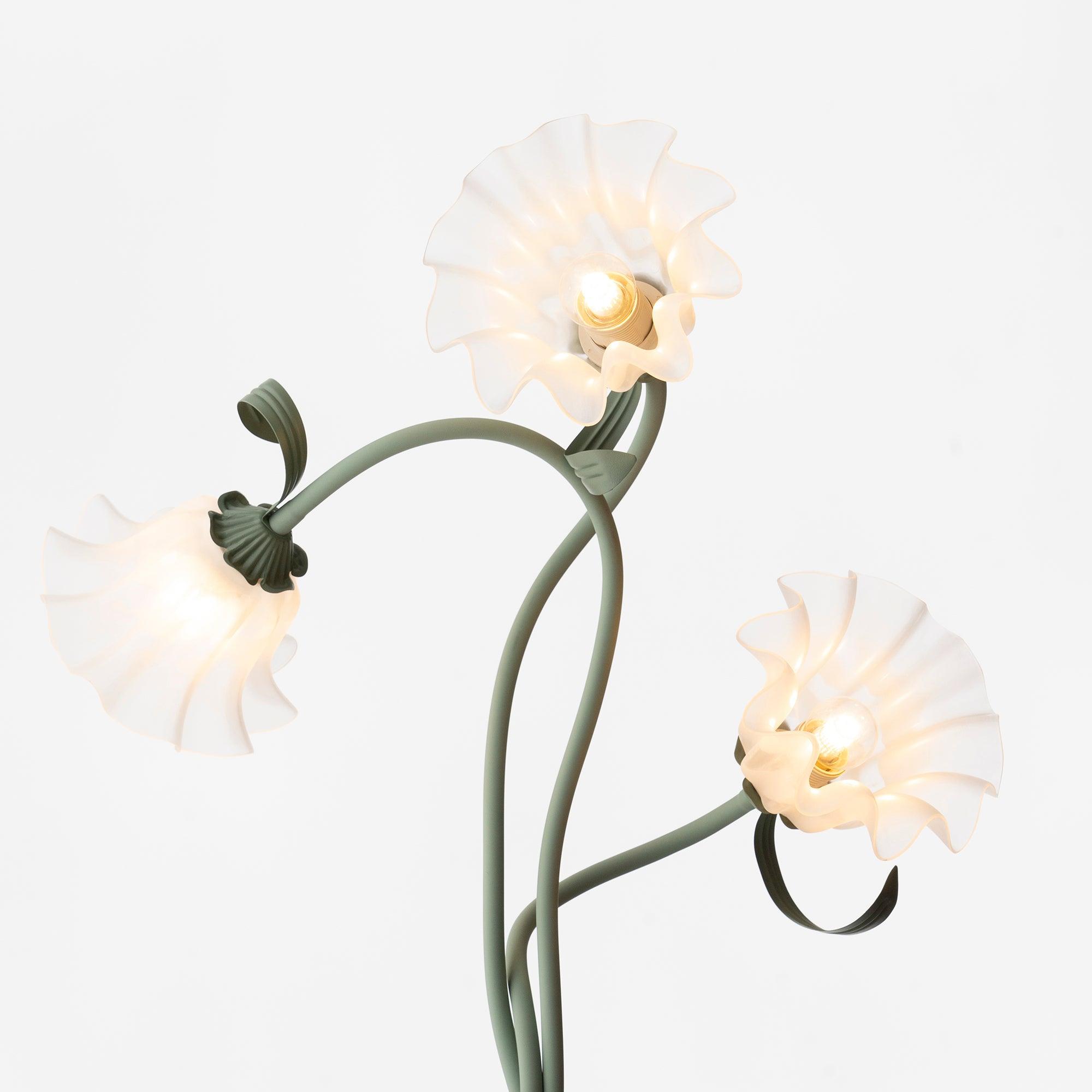 LED Floor Lamp with Calla Flower Design - Modern Lighting for Living Room & Bedroom Decor