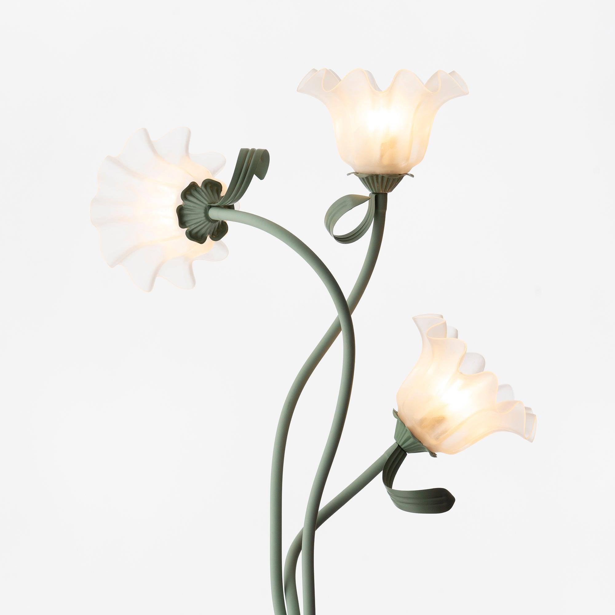 LED Floor Lamp with Calla Flower Design - Modern Lighting for Living Room & Bedroom Decor