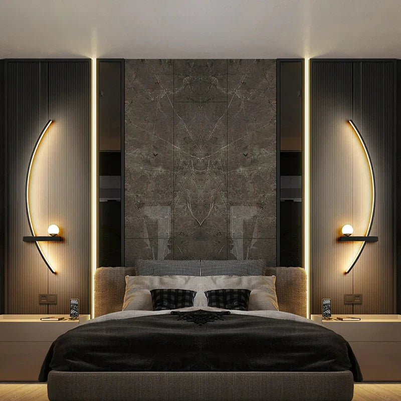 Contemporary Edge Wall Lamp – Black & Gold Indoor/Outdoor Lighting for Modern Spaces