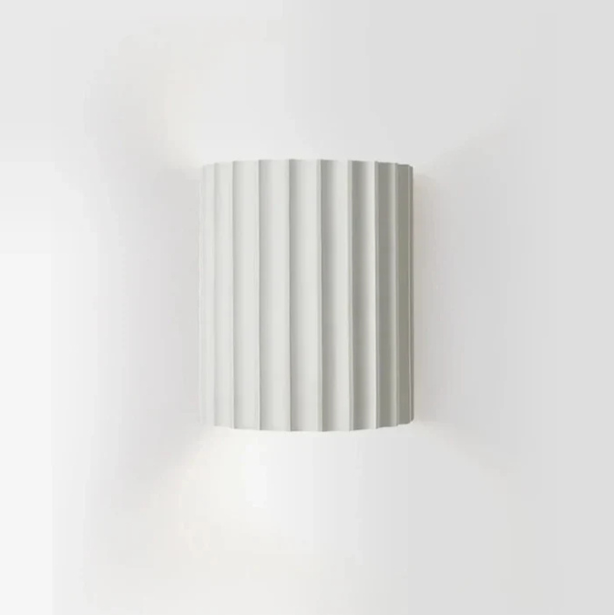Contemporary Resin Wall Lamp | Double-Sided Light Diffusion & Ideal for Modern Living Spaces, Bedrooms, Hallways